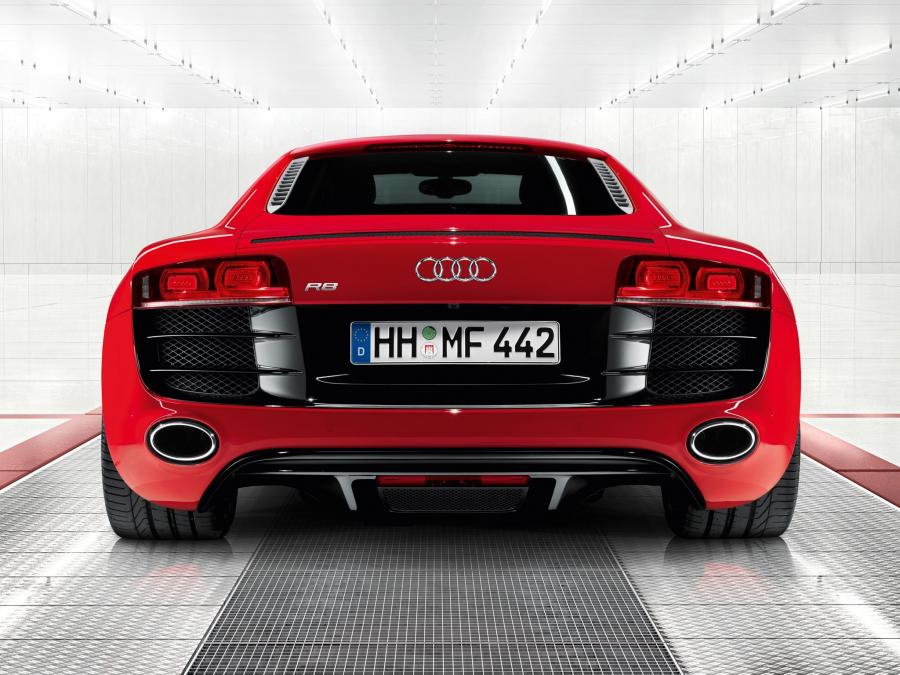  Audi R8 V10 2009 года  (EU) (фото 33 из 40)